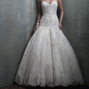 Brand new, never worn,  Wedding Gown